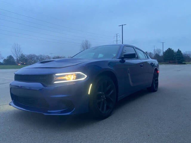 2019 Dodge Charger SXT photo 3