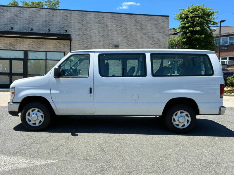 2013 Ford E-Series E-350 SD XLT