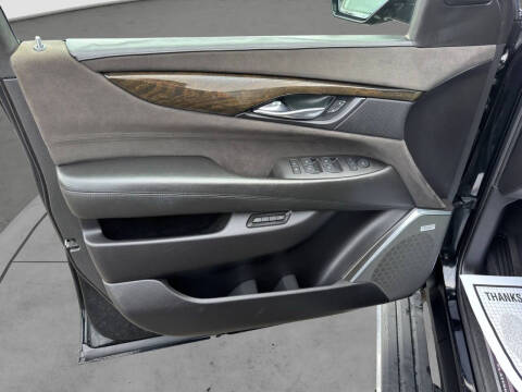 2017 Cadillac Escalade Platinum