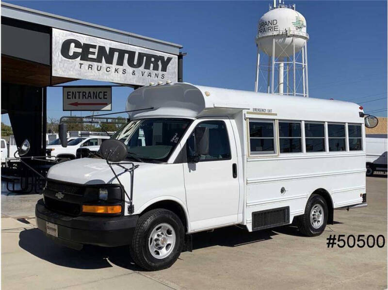 2005 Chevrolet Express for sale at CENTURY TRUCKS & VANS in Grand Prairie TX