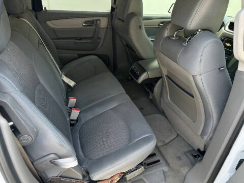 2017 Chevrolet Traverse LS