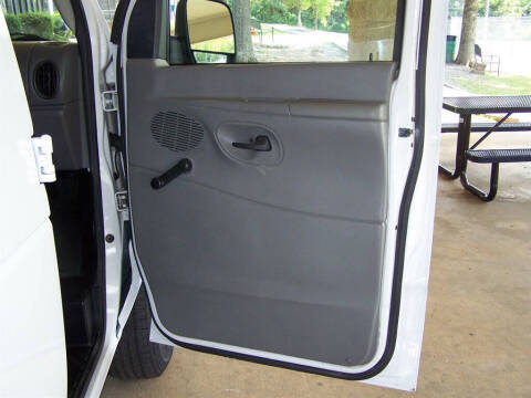 2005 Ford E-Series E-350 SD