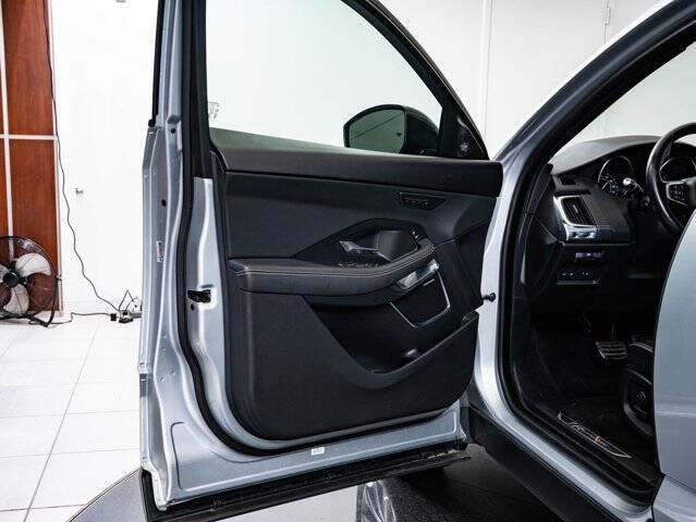 2019 Jaguar E-PACE P300 R-Dynamic SE