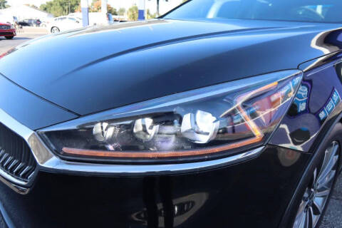 2017 Kia Cadenza Technology