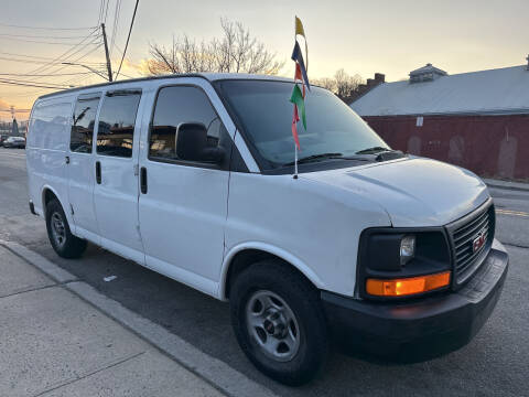 2004 GMC Savana for sale at Deleon Mich Auto Sales in Yonkers NY