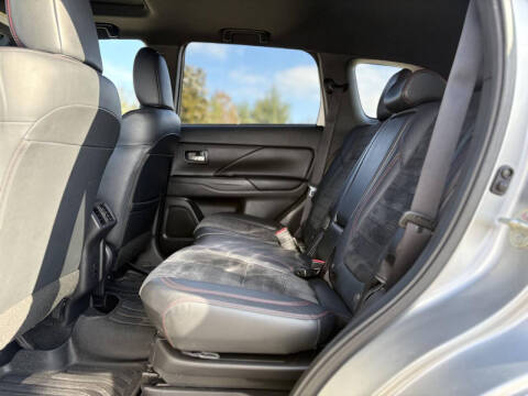 2020 Mitsubishi Outlander SE