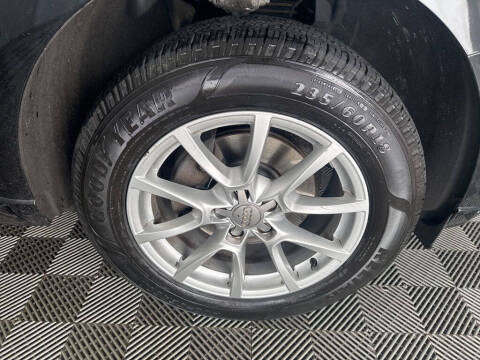 2012 Audi Q5 2.0T quattro Premium Plus