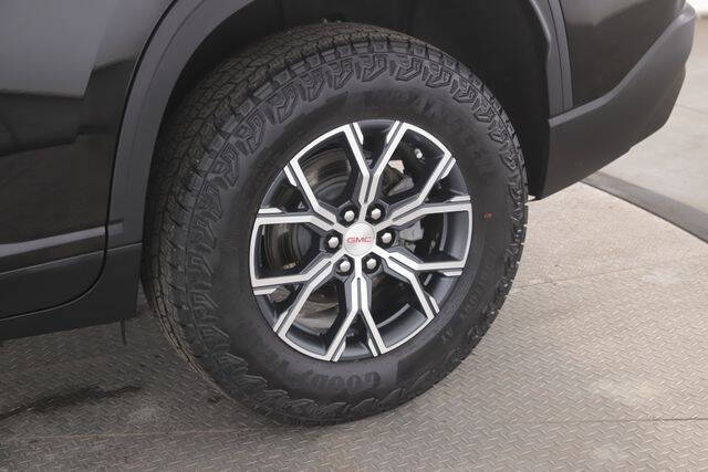 2025 GMC Acadia AT4