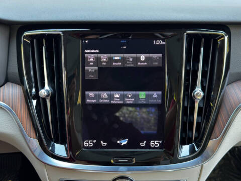 2022 Volvo S60 B5 Momentum