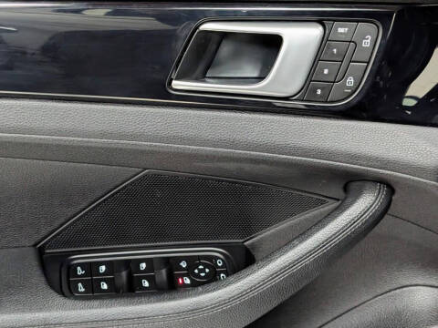 2022 Porsche Panamera 4