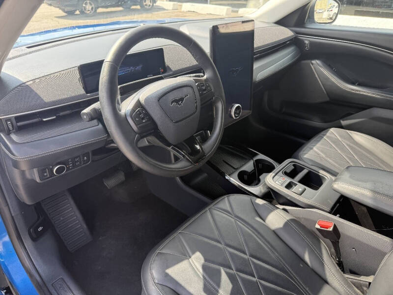 2025 Ford Mustang Mach-E Select