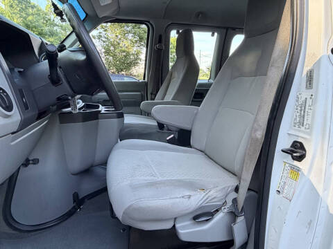 2012 Ford E-Series E-350 SD XLT
