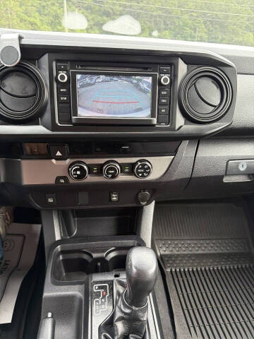 2017 Toyota Tacoma SR