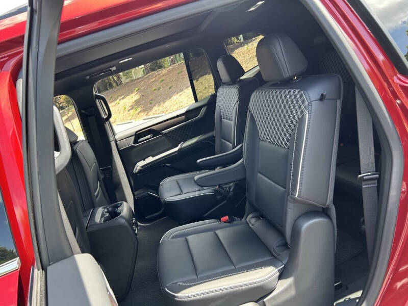 2025 GMC Acadia Denali