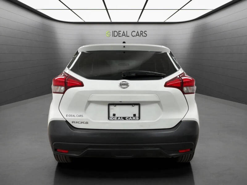 2019 Nissan Kicks S
