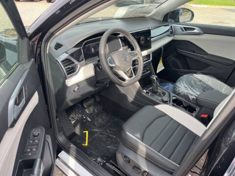 2025 Volkswagen Taos SEL 4Motion