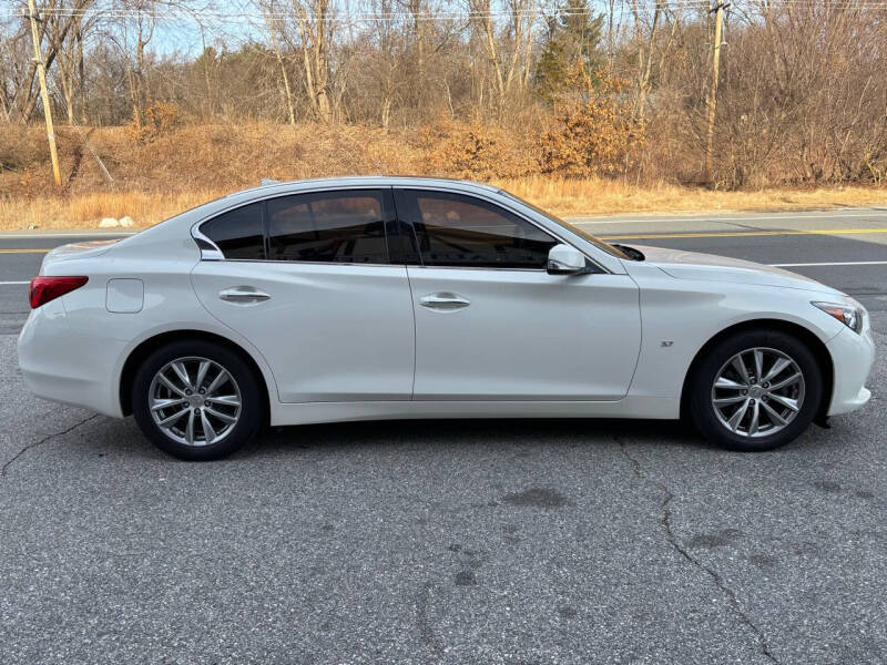 2015 INFINITI Q50 Premium photo 4