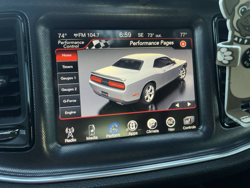 2016 Dodge Challenger 392 HEMI Scat Pack Shaker