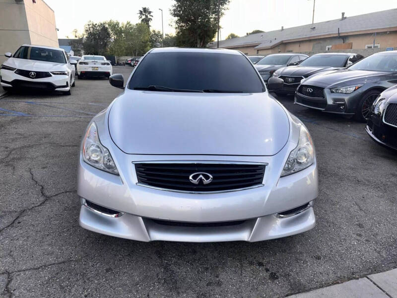 2010 INFINITI G Coupe 37x photo 3