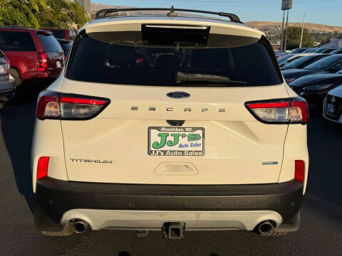 2020 Ford Escape Titanium