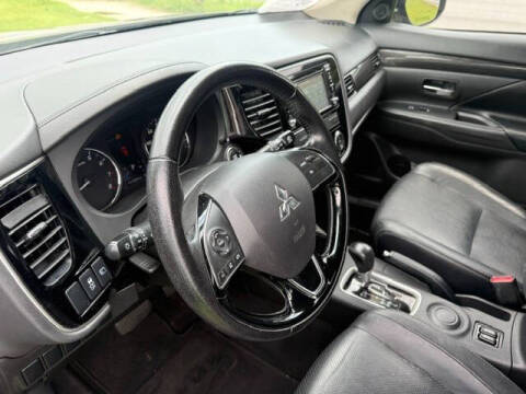 2016 Mitsubishi Outlander SE
