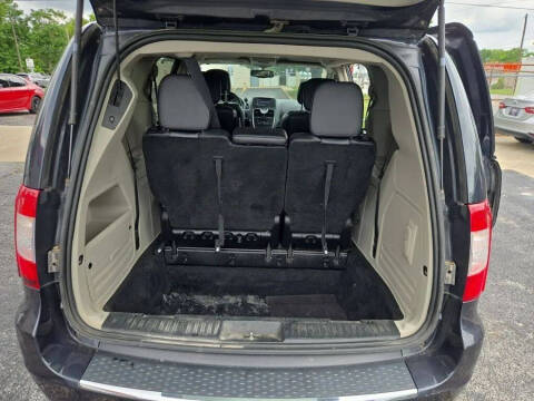 2013 Chrysler Town and Country Touring-L