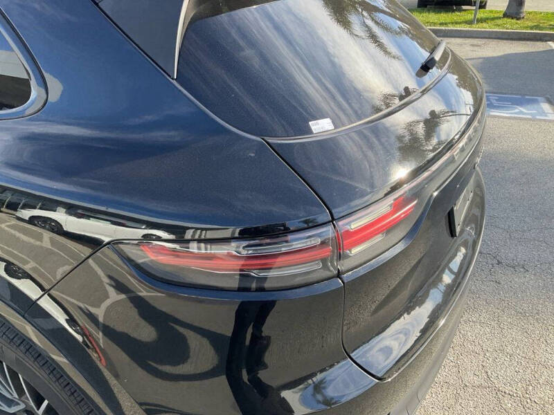 2022 Porsche Cayenne Platinum Edition