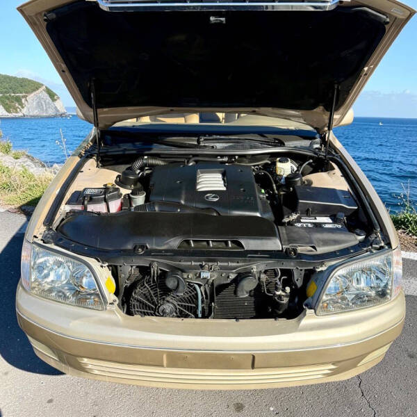 1999 Lexus LS 400