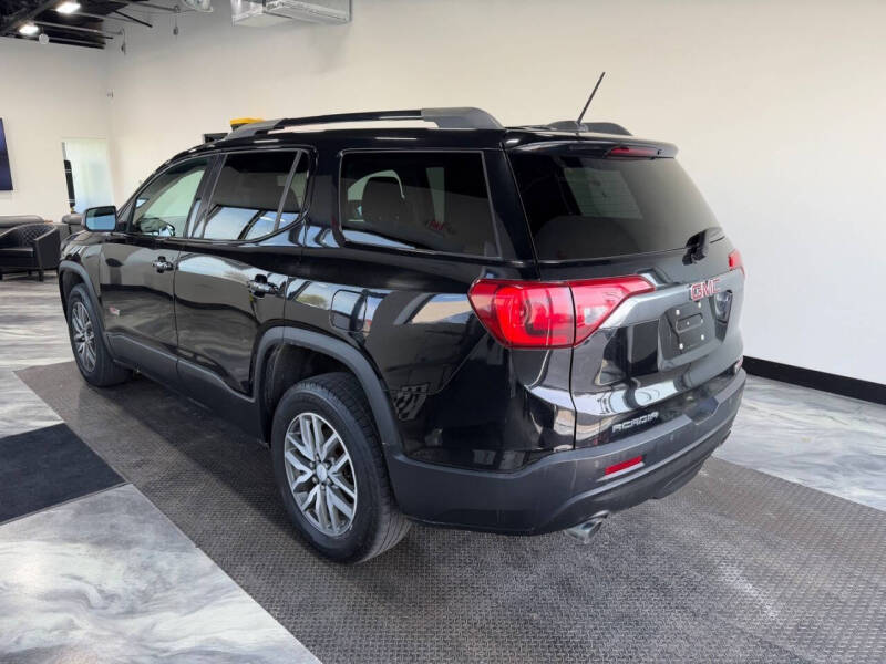 2017 GMC Acadia SLE-2