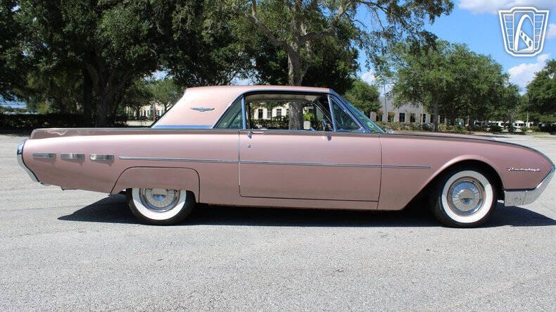 1962 Ford Thunderbird