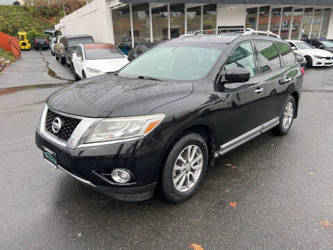 2015 Nissan Pathfinder for sale at APX Auto Brokers in Edmonds WA