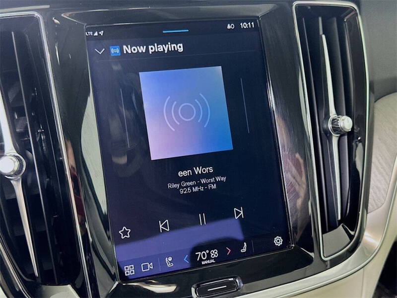 2024 Volvo S60 B5 Plus Dark Theme