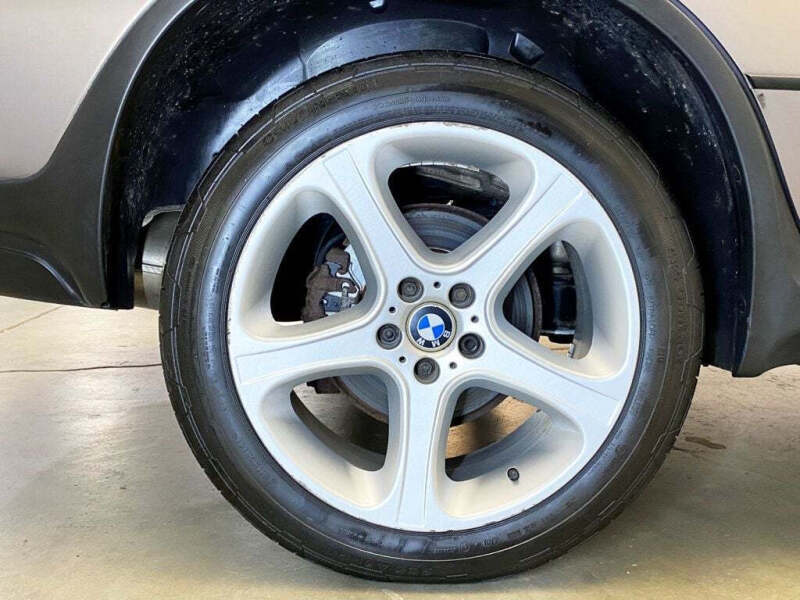 2005 BMW X5 3.0i
