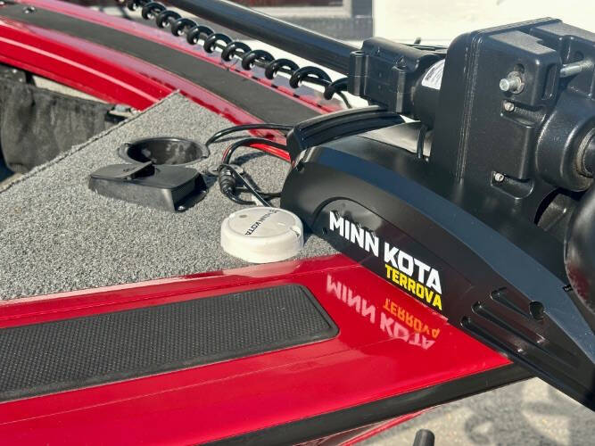 2018 Tracker Targa V18