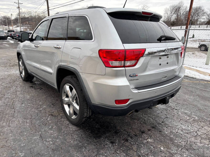 Image 7 of 2011 Jeep Grand Cherokee Limited