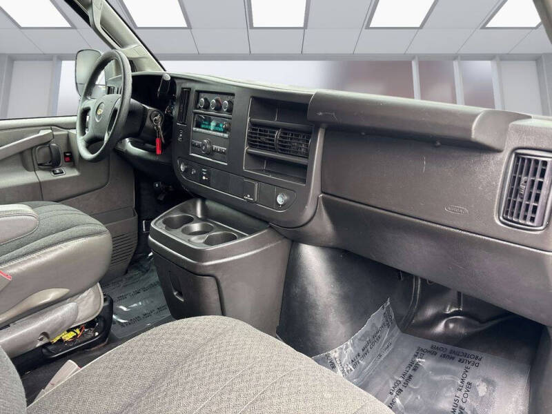 2024 Chevrolet Express 2500