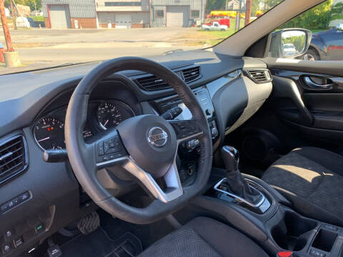 2017 Nissan Rogue Sport SV