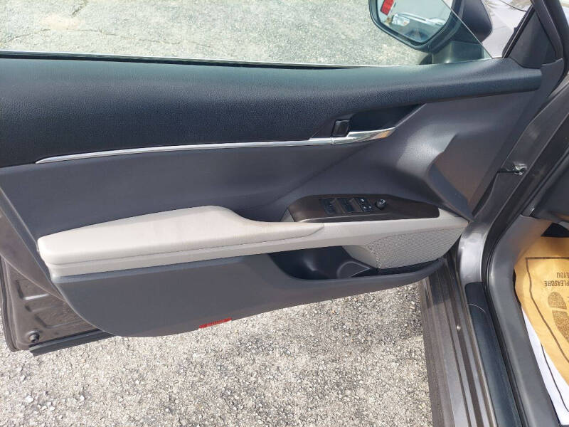 2022 Toyota Camry SE