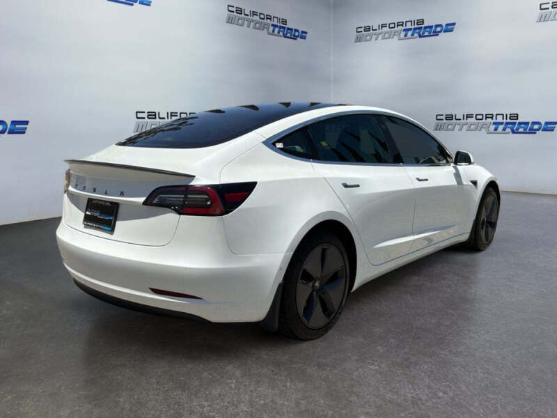 2019 Tesla Model 3 Mid Range