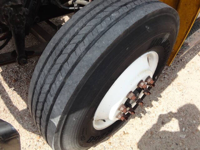 2013 Freightliner M2 106