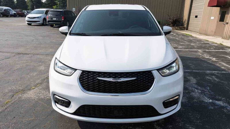 2023 Chrysler Pacifica Touring