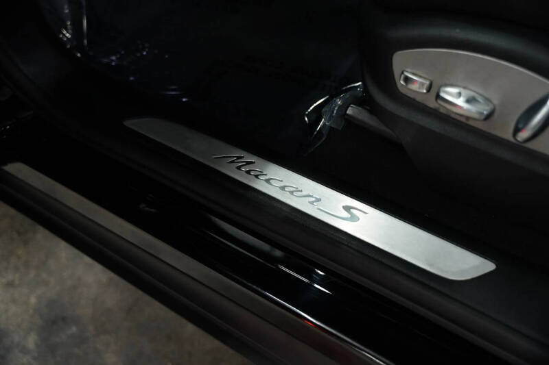 2018 Porsche Macan S