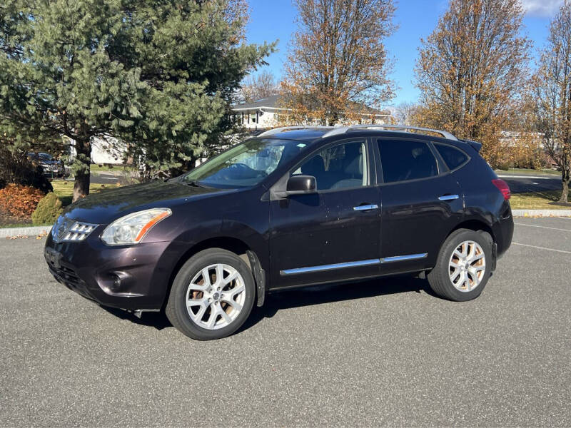 2011 Nissan Rogue SV's photo