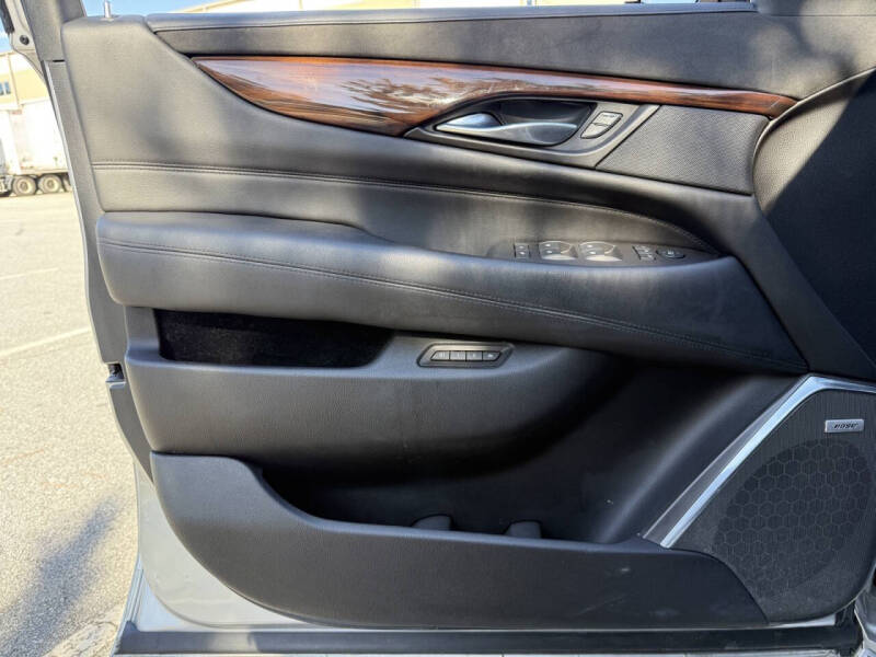 2016 Cadillac Escalade Standard