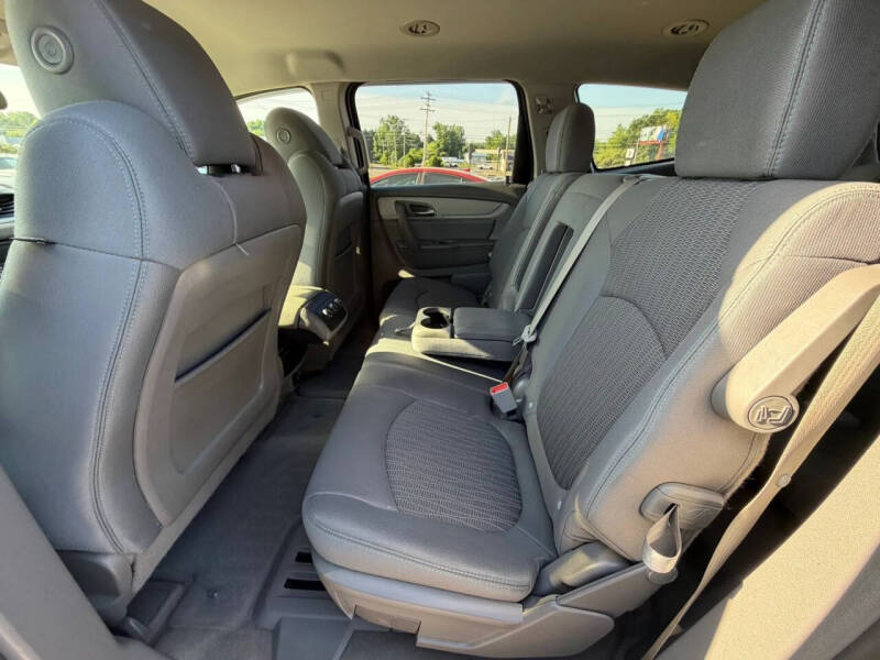 2017 Chevrolet Traverse LS