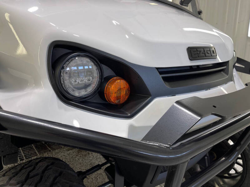 2025 E-Z-GO Express S4 Gas