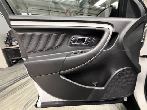 2018 Ford Taurus SEL