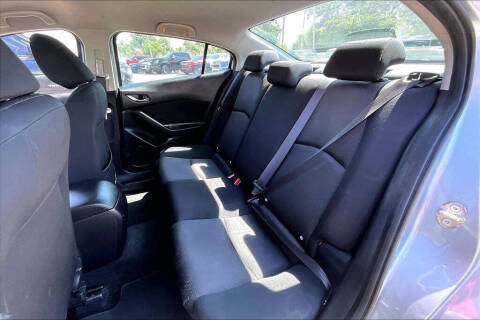 2017 Mazda MAZDA3 Sport