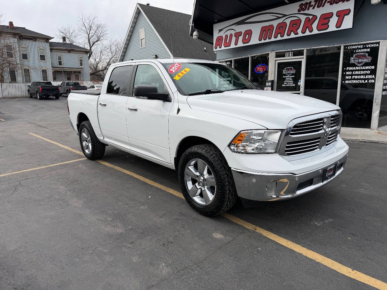 White 2017 Ram 1500 SLT 4x4 SLT 4dr Crew Cab 5.5 ft. SB Pickup 1