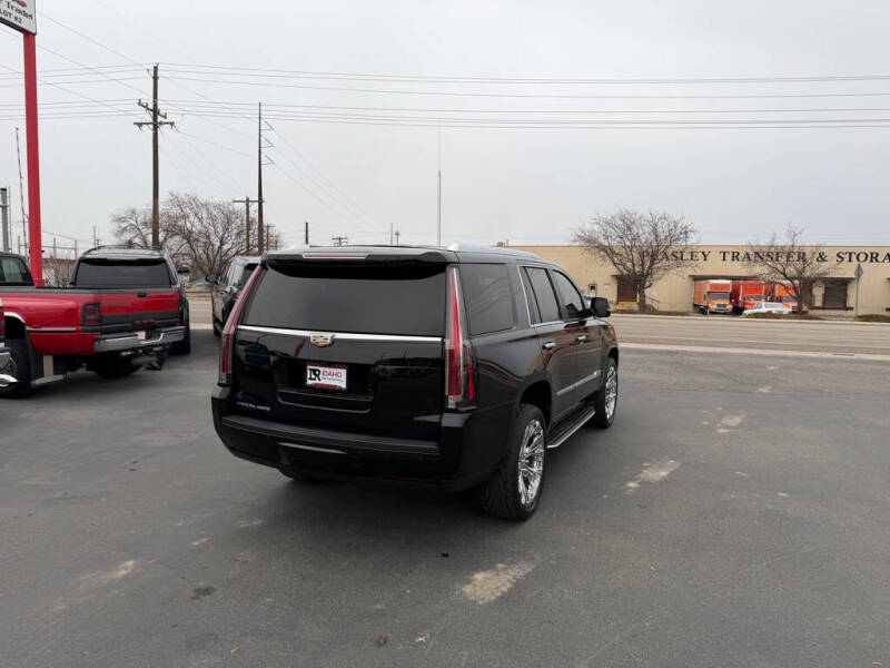 2017 Cadillac Escalade Luxury